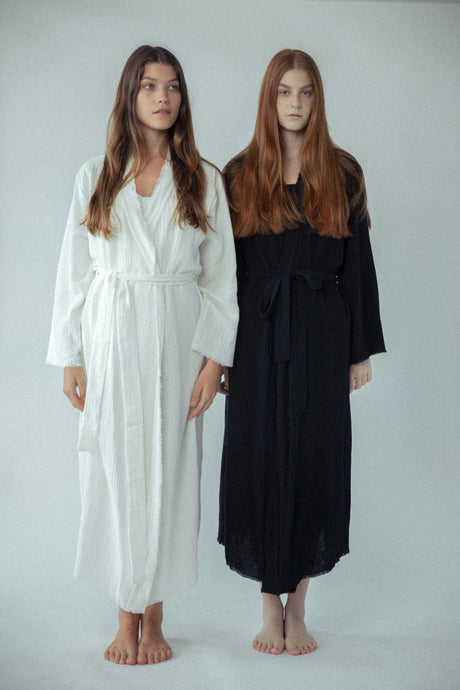 MARIA ROBE